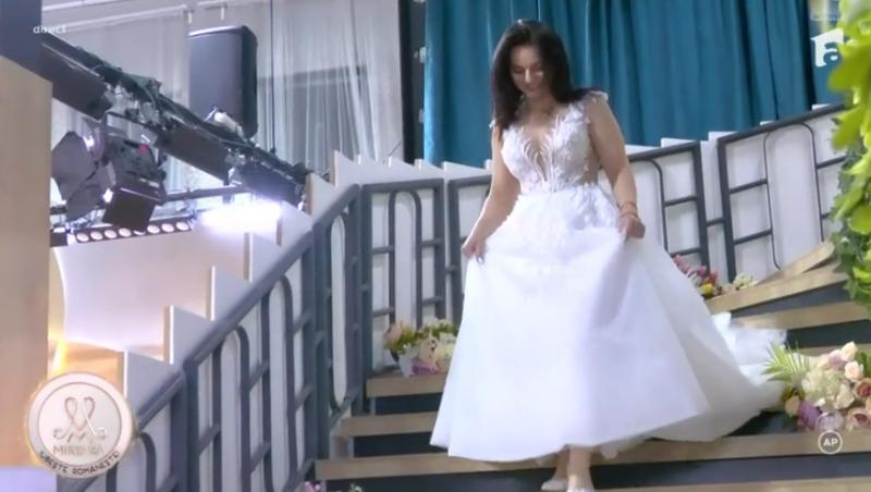 Mireasa sezonul 11. Imagini superbe de la ultima probă a rochiilor de mireasă! Fetele au defilat în fața mamelor