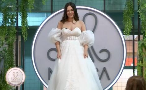 Mireasa sezonul 11. Imagini superbe de la ultima probă a rochiilor de mireasă! Fetele au defilat în fața mamelor
