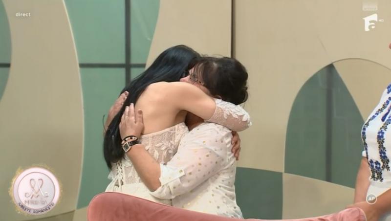 Mireasa sezonul 11. Imagini superbe de la ultima probă a rochiilor de mireasă! Fetele au defilat în fața mamelor