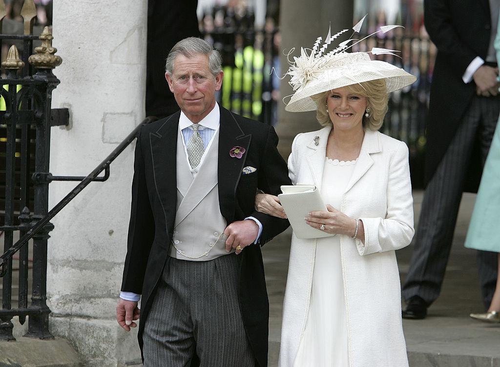 Motivul pentru care Regina Camilla nu a purtat o tiară la nunta ei cu Regele Charles. De ce a ales să nu respecte tradiția