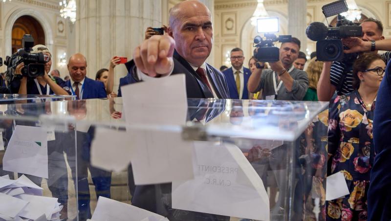 Cum a fost filmat Ilie Bolojan, în timpul Congresului PNL. Nu mulți politicieni au fost văzuți într-o astfel de ipostază