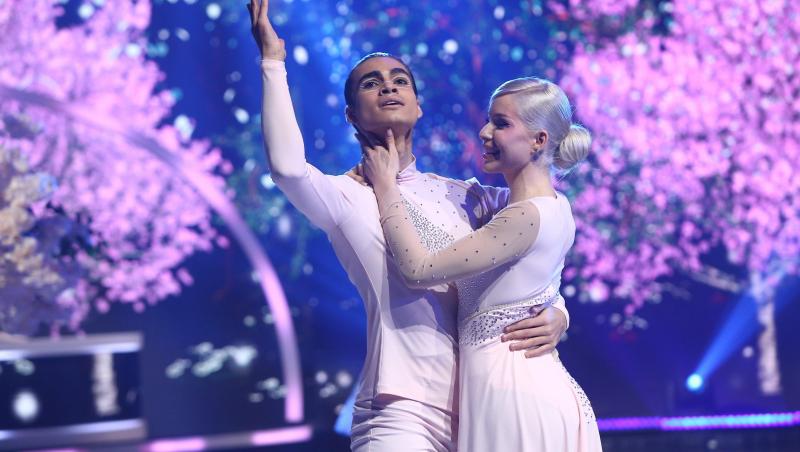 Carmen Grebenisan a dezvăluit când va naște. Influencerita a spus și ce fel de naștere alege