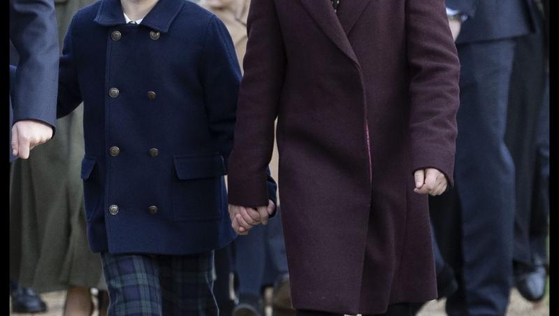 Motivul pentru care Prințesa Charlotte pare că îi copiază stilul vestimentar al mamei ei, Kate Middleton.Ce detalii atrag atenția