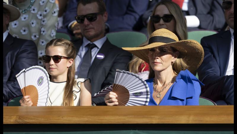 Motivul pentru care Prințesa Charlotte pare că îi copiază stilul vestimentar al mamei ei, Kate Middleton.Ce detalii atrag atenția