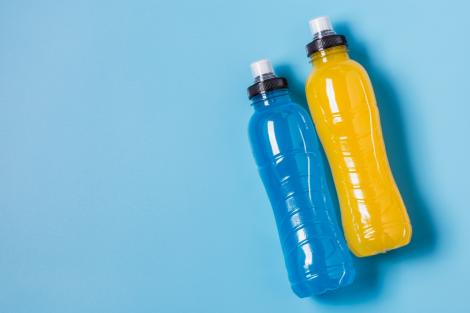 Cu ce poți înlocui băuturile pentru sportivi: alternative sănătoase