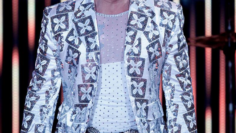 Cel mai frumos bărbat din Germania poartă unghii false și se machiază. Cum arată în prezent și câte operații estetice a suferit