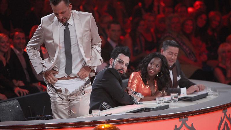 Cel mai frumos bărbat din Germania poartă unghii false și se machiază. Cum arată în prezent și câte operații estetice a suferit