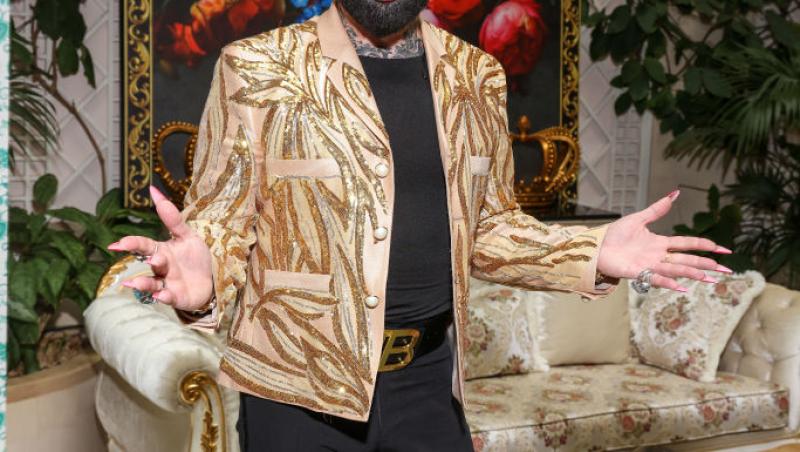 Cel mai frumos bărbat din Germania poartă unghii false și se machiază. Cum arată în prezent și câte operații estetice a suferit