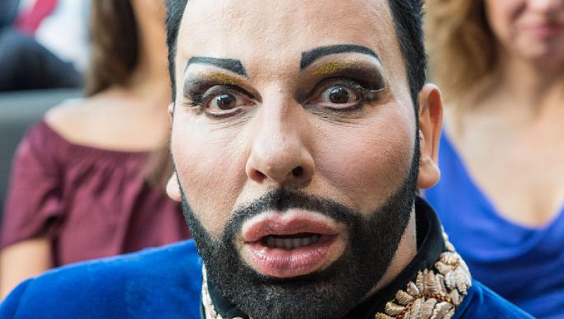 Cel mai frumos bărbat din Germania poartă unghii false și se machiază. Cum arată în prezent și câte operații estetice a suferit