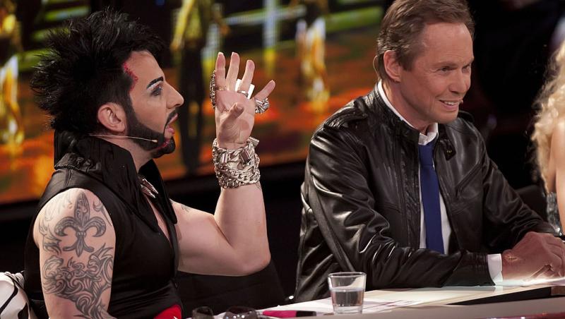 Cel mai frumos bărbat din Germania poartă unghii false și se machiază. Cum arată în prezent și câte operații estetice a suferit