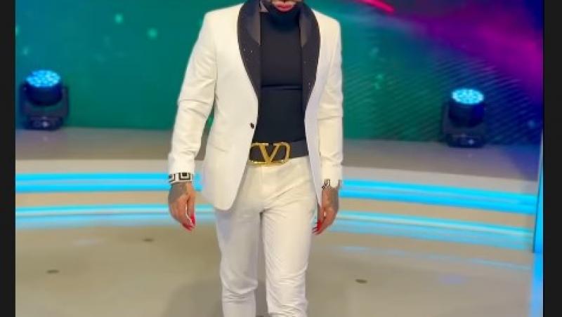 Cel mai frumos bărbat din Germania poartă unghii false și se machiază. Cum arată în prezent și câte operații estetice a suferit