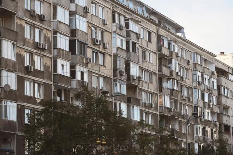 Ce a putut să facă un bucureștean din Sectorul 5, fără pic de reținere, chiar în balcon! Un vecin nervos a dezvăluit totul