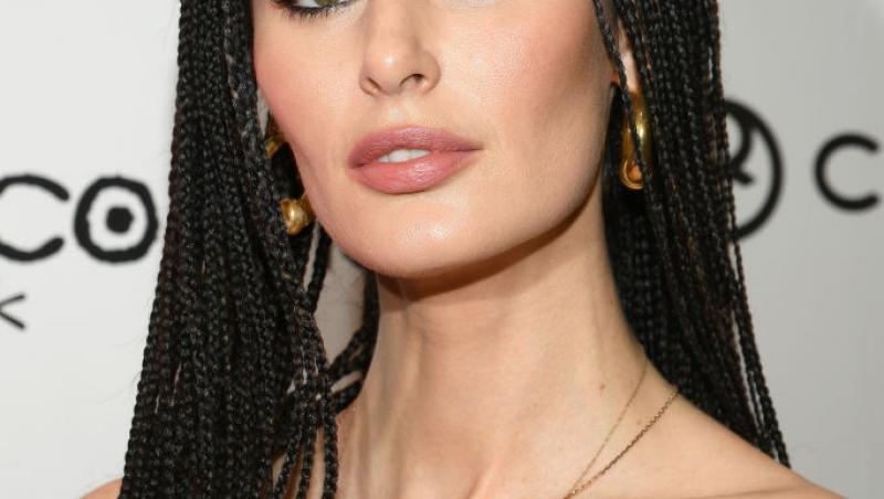 Cum și-a făcut apariția o invitată la nunta prietenei sale. Ce ținută ”nepotrivită” a ales