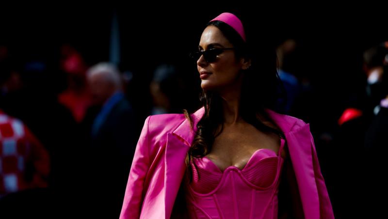 Cum și-a făcut apariția o invitată la nunta prietenei sale. Ce ținută ”nepotrivită” a ales