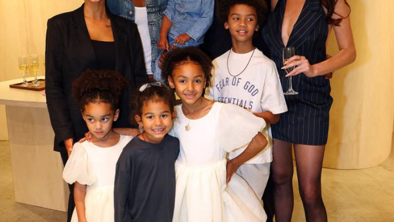 Cum și-a făcut apariția o invitată la nunta prietenei sale. Ce ținută ”nepotrivită” a ales