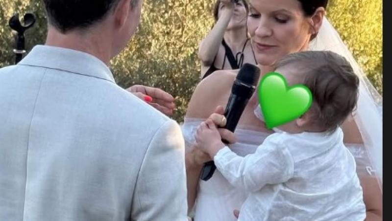 Cum și-a făcut apariția o invitată la nunta prietenei sale. Ce ținută ”nepotrivită” a ales