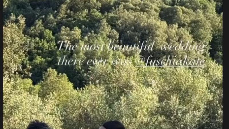 Cum și-a făcut apariția o invitată la nunta prietenei sale. Ce ținută ”nepotrivită” a ales