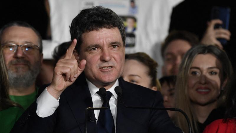 Ce religie are, de fapt, Nicușor Dan. Detaliul scos la iveală de unchiul președintelui: „Este credincios, dar nu era practicant”