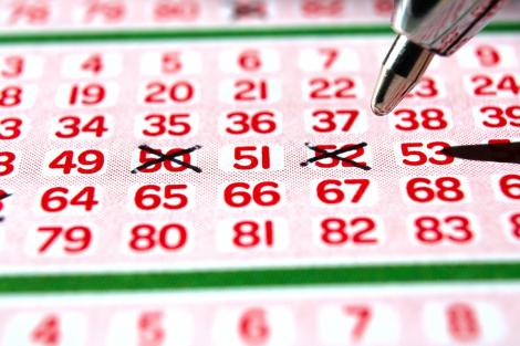 Cum a câștigat un român la loterie de 14 ori. Secretul ar fi predat în școli din întreaga lume