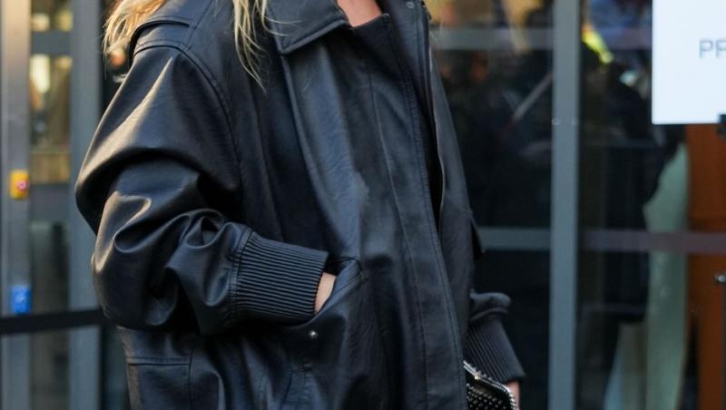 Kate Moss, accident vestimentar în plină stradă. Cum au surprins-o paparazzi, spre surprinderea tuturor