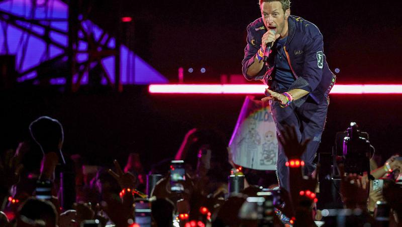 Aventura unui CEO faimos cu o angajată a fost dezvăluită în timpul unui concert Coldplay. Cum au încercat să se ascundă | VIDEO