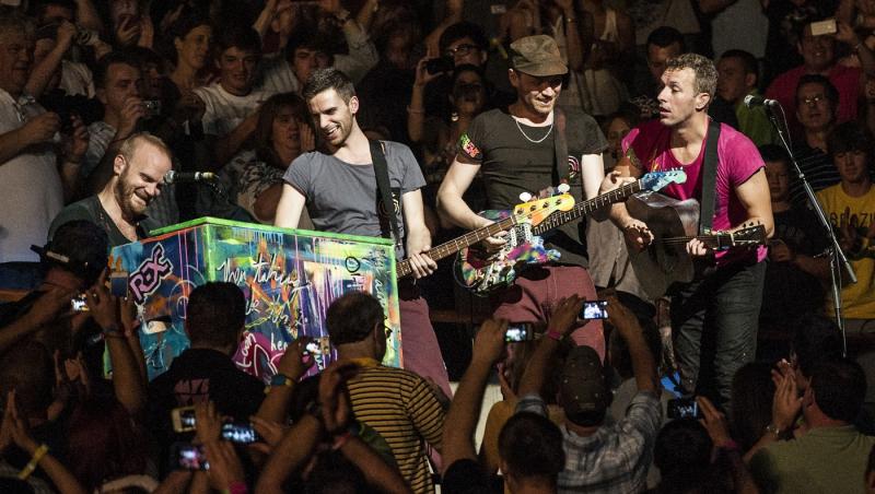 Aventura unui CEO faimos cu o angajată a fost dezvăluită în timpul unui concert Coldplay. Cum au încercat să se ascundă | VIDEO