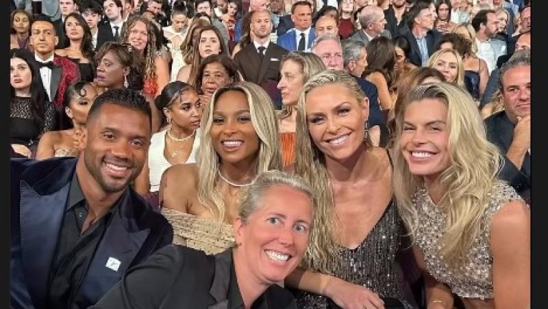 Sportivă olimpică, expunere îndrăzneață pe covorul roșu. Cum a fost fotografiată la Premiile ESPY 2025