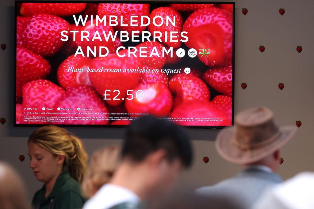 O imagine cu prețul pentru căpșunile cu frișcă de la Wimbledon