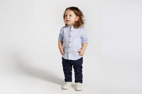 (P) De la scutece la prima pereche de blugi – cum se transformă garderoba copilului
