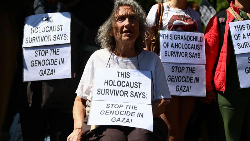 Biserica Sfânta Familie din Gaza, distrusă de un atac israelian mortal. Doi demnitari creștini au vizitat enclava palestiniană