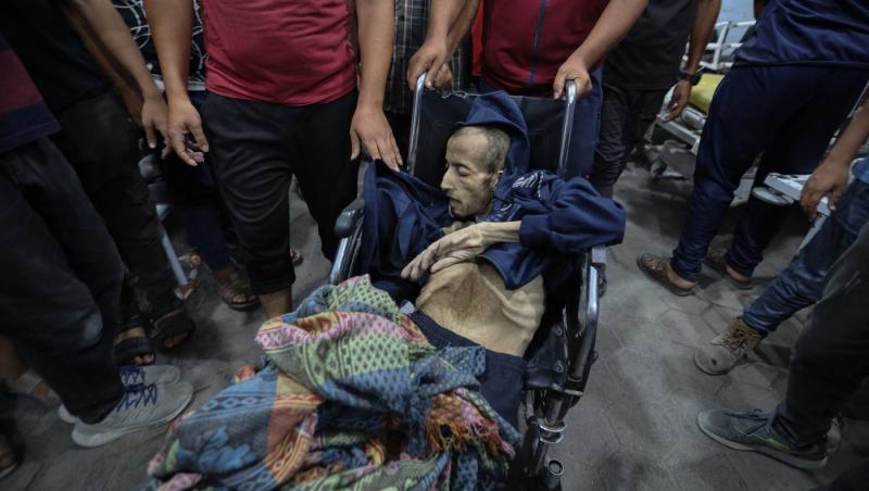 Biserica Sfânta Familie din Gaza, distrusă de un atac israelian mortal. Doi demnitari creștini au vizitat enclava palestiniană