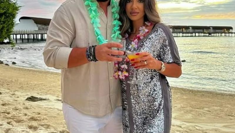 Cine e Bursucu, prezentatorul show-ului „Cu ochii pe Insulă”.Are o experiență în televiziune de 17 ani și are propriul lui podcast