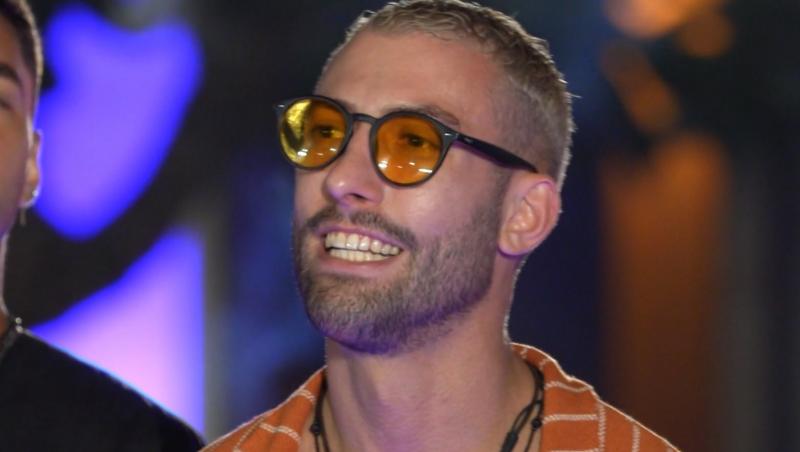 Insula Iubirii, 22 iulie 2025. Cum a reacționat Marian Grozavu când a văzut de la cine primește iubita lui o ghirlandă. Ce a zis