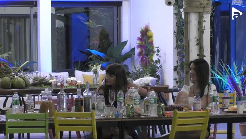 Insula Iubirii Plus, sezonul 9. Imaginile din casa băieților care nu s-au văzut TV. Cum s-au apropiat Claudiu și ispita Cristina