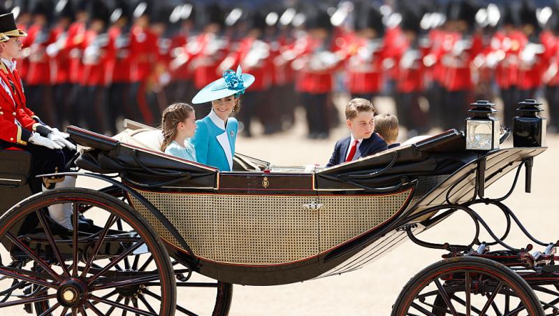 Prințul George a împlinit 12 ani. Postarea emoționantă a surprins relația dintre viitorul rege cu frații săi