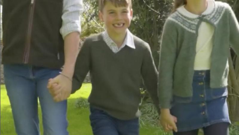 Prințul George a împlinit 12 ani. Postarea emoționantă a surprins relația dintre viitorul rege cu frații săi