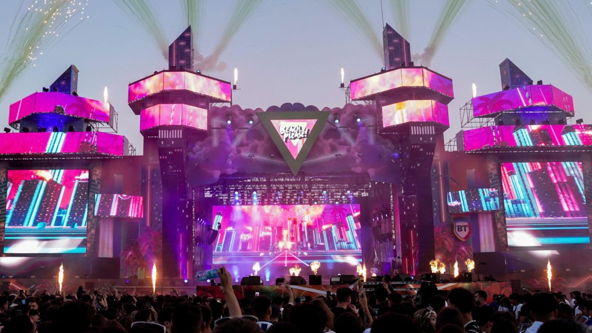 În ce stare se află adolescentul care a sărit de pe scena Beach, Please!. A fost transferat cu elicopterul la un spital din Sibiu