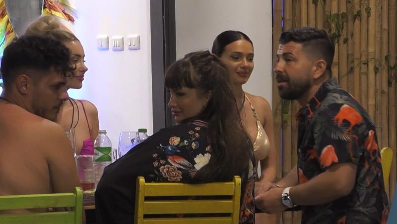 Insula Iubirii, 23 iulie 2025. Naba Salem și Marius Avram, în ipostaze apropiate în piscină. Cum a fost filmat soțul Mariei
