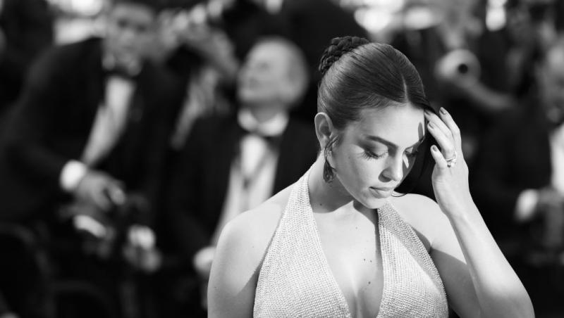 Imaginile cu Georgina Rodríguez în biserică i-au înfuriat pe internauți. Cum a pozat iubita lui Cristiano Ronaldo în lăcașul sfânt