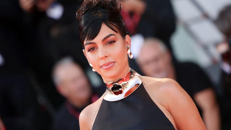 Imaginile cu Georgina Rodríguez în biserică i-au înfuriat pe internauți. Cum a pozat iubita lui Cristiano Ronaldo în lăcașul sfânt