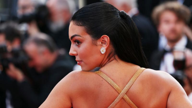 Imaginile cu Georgina Rodríguez în biserică i-au înfuriat pe internauți. Cum a pozat iubita lui Cristiano Ronaldo în lăcașul sfânt