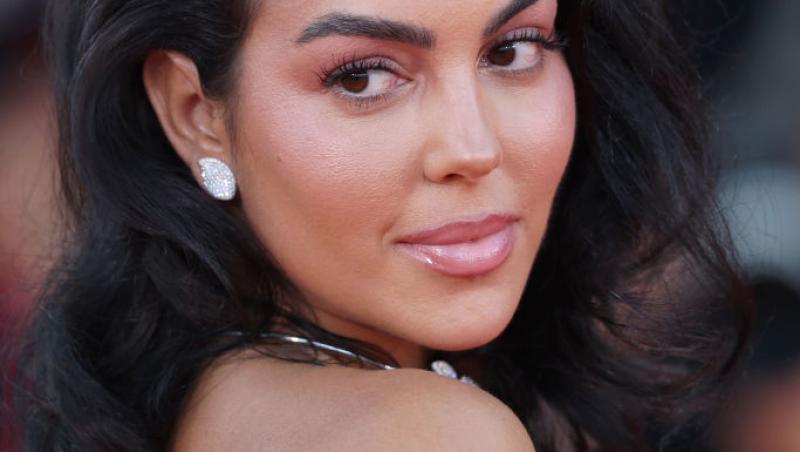 Imaginile cu Georgina Rodríguez în biserică i-au înfuriat pe internauți. Cum a pozat iubita lui Cristiano Ronaldo în lăcașul sfânt