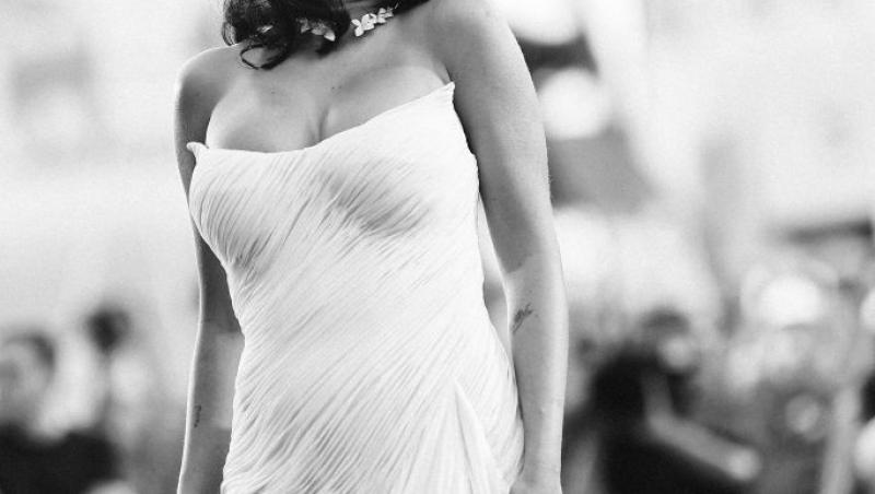 Imaginile cu Georgina Rodríguez în biserică i-au înfuriat pe internauți. Cum a pozat iubita lui Cristiano Ronaldo în lăcașul sfânt