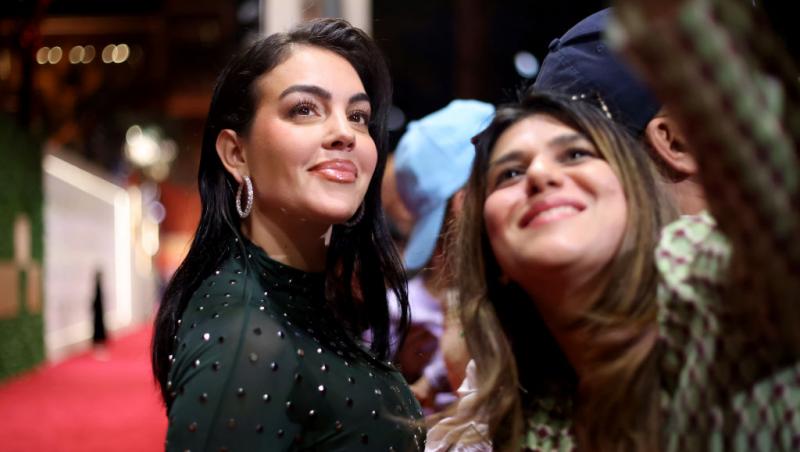 Imaginile cu Georgina Rodríguez în biserică i-au înfuriat pe internauți. Cum a pozat iubita lui Cristiano Ronaldo în lăcașul sfânt