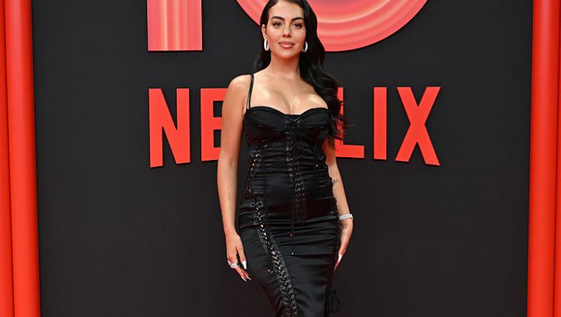 Imaginile cu Georgina Rodríguez în biserică i-au înfuriat pe internauți. Cum a pozat iubita lui Cristiano Ronaldo în lăcașul sfânt