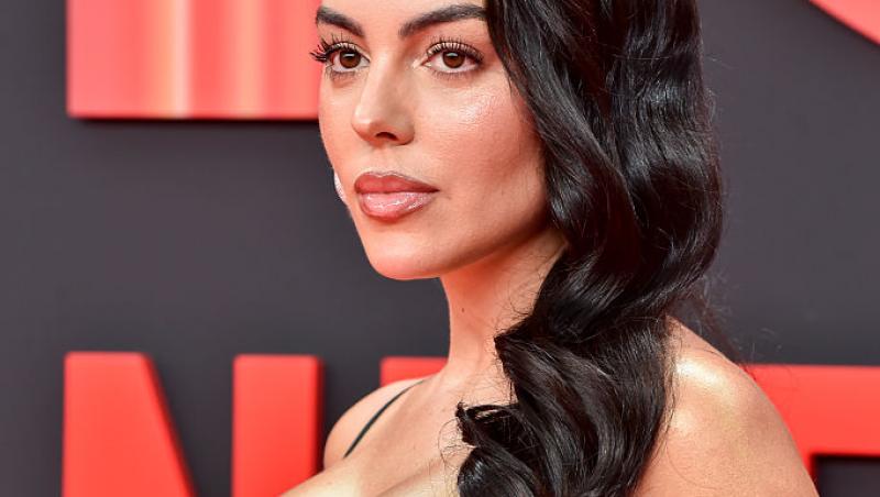 Imaginile cu Georgina Rodríguez în biserică i-au înfuriat pe internauți. Cum a pozat iubita lui Cristiano Ronaldo în lăcașul sfânt