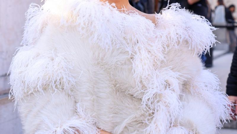 Imaginile cu Georgina Rodríguez în biserică i-au înfuriat pe internauți. Cum a pozat iubita lui Cristiano Ronaldo în lăcașul sfânt