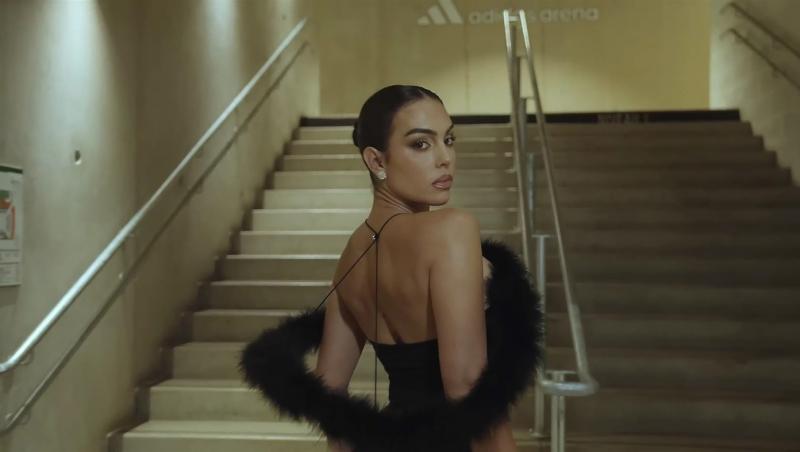 Imaginile cu Georgina Rodríguez în biserică i-au înfuriat pe internauți. Cum a pozat iubita lui Cristiano Ronaldo în lăcașul sfânt