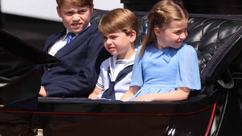 Prințul William și-a dus familia în vacanță pe o insulă grecească accesibilă tuturor. Cine i-a însoțit