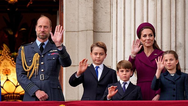 Prințul William și-a dus familia în vacanță pe o insulă grecească accesibilă tuturor. Cine i-a însoțit